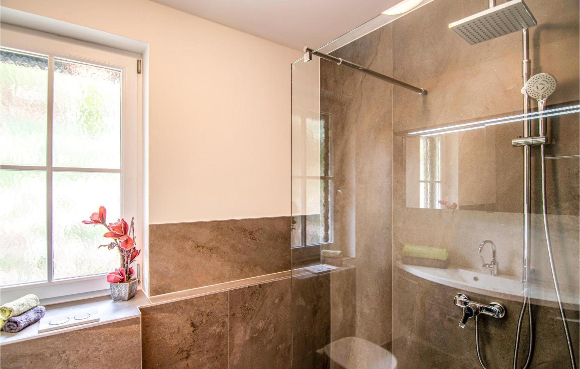 Charmantes Ferienhaus Peterdorf エクステリア 写真