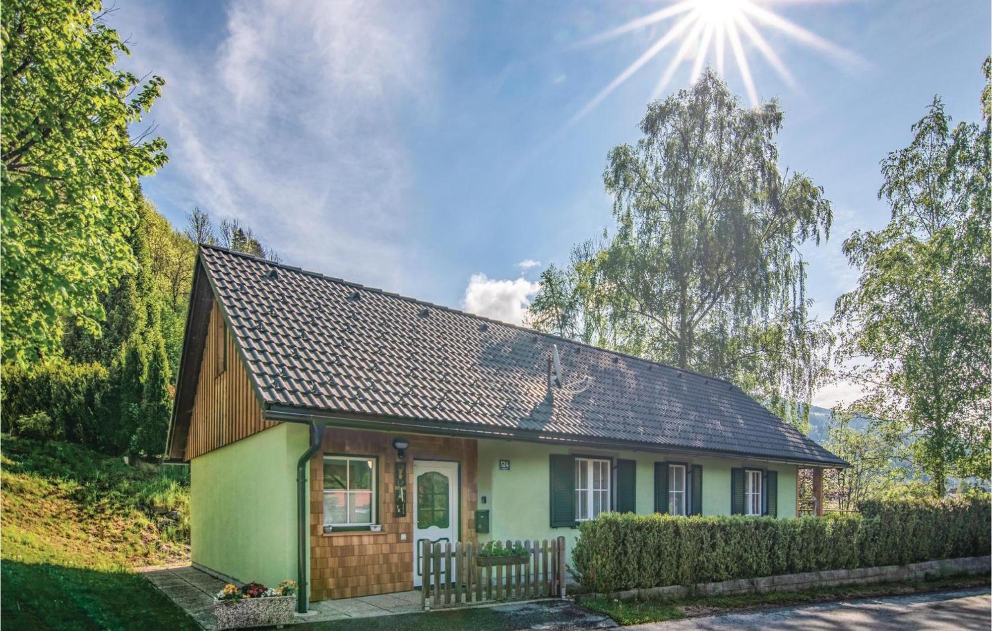 Charmantes Ferienhaus Peterdorf エクステリア 写真